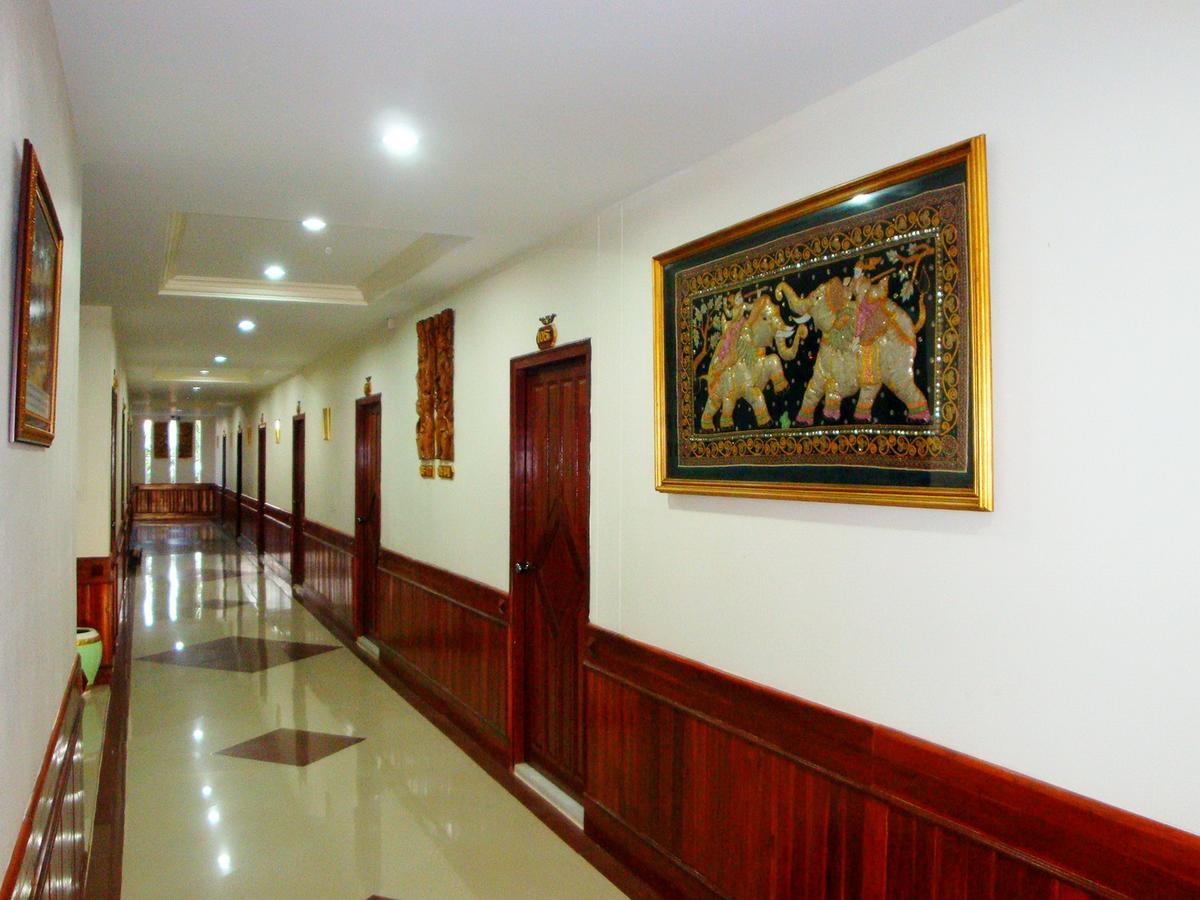 Siam House Interplace Lop Buri Buitenkant foto