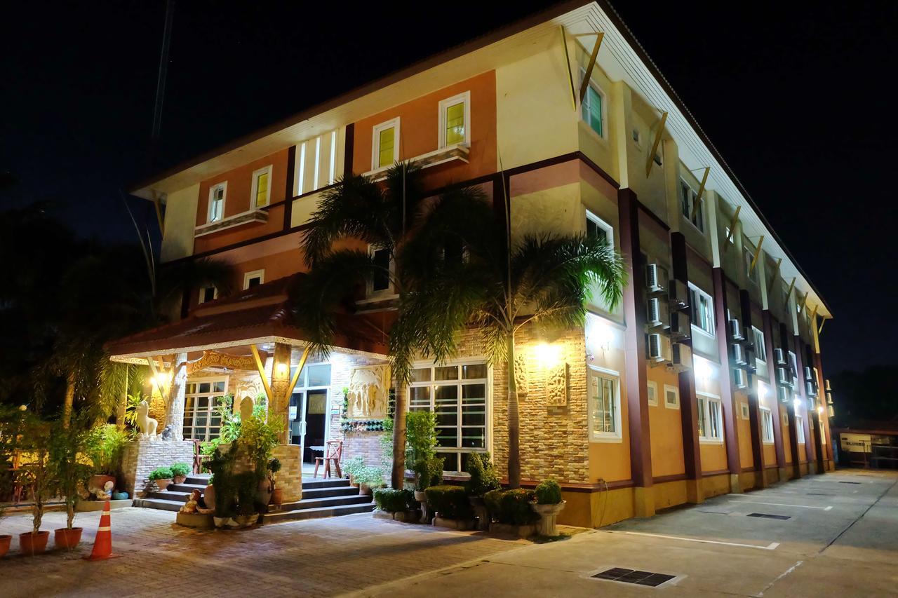 Siam House Interplace Lop Buri Buitenkant foto