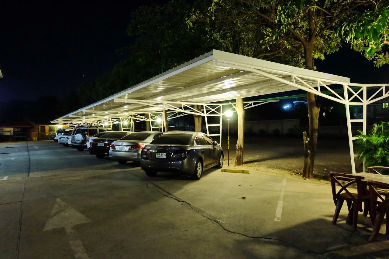 Siam House Interplace Lop Buri Buitenkant foto