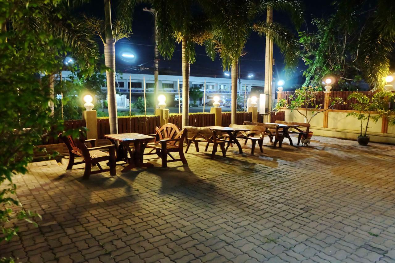 Siam House Interplace Lop Buri Buitenkant foto