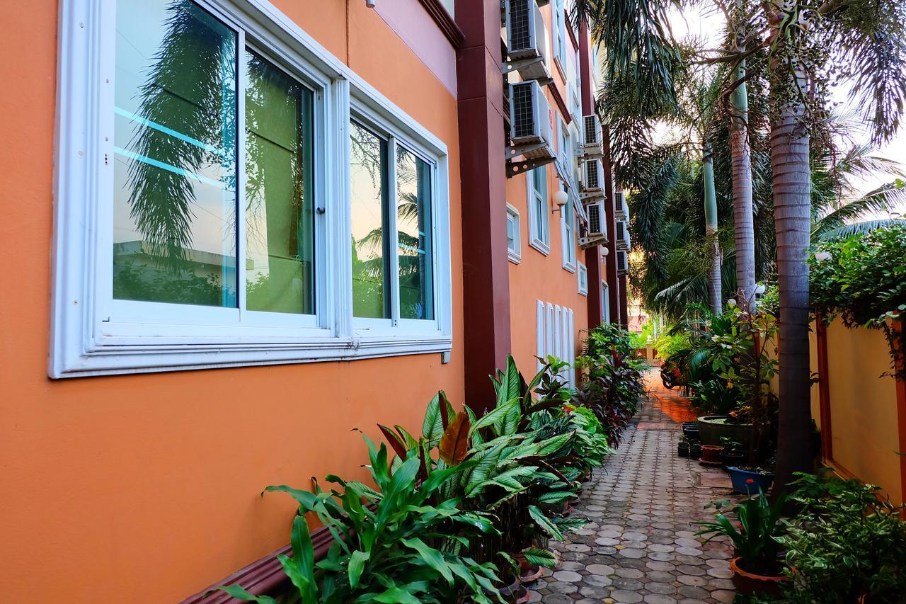 Siam House Interplace Lop Buri Buitenkant foto