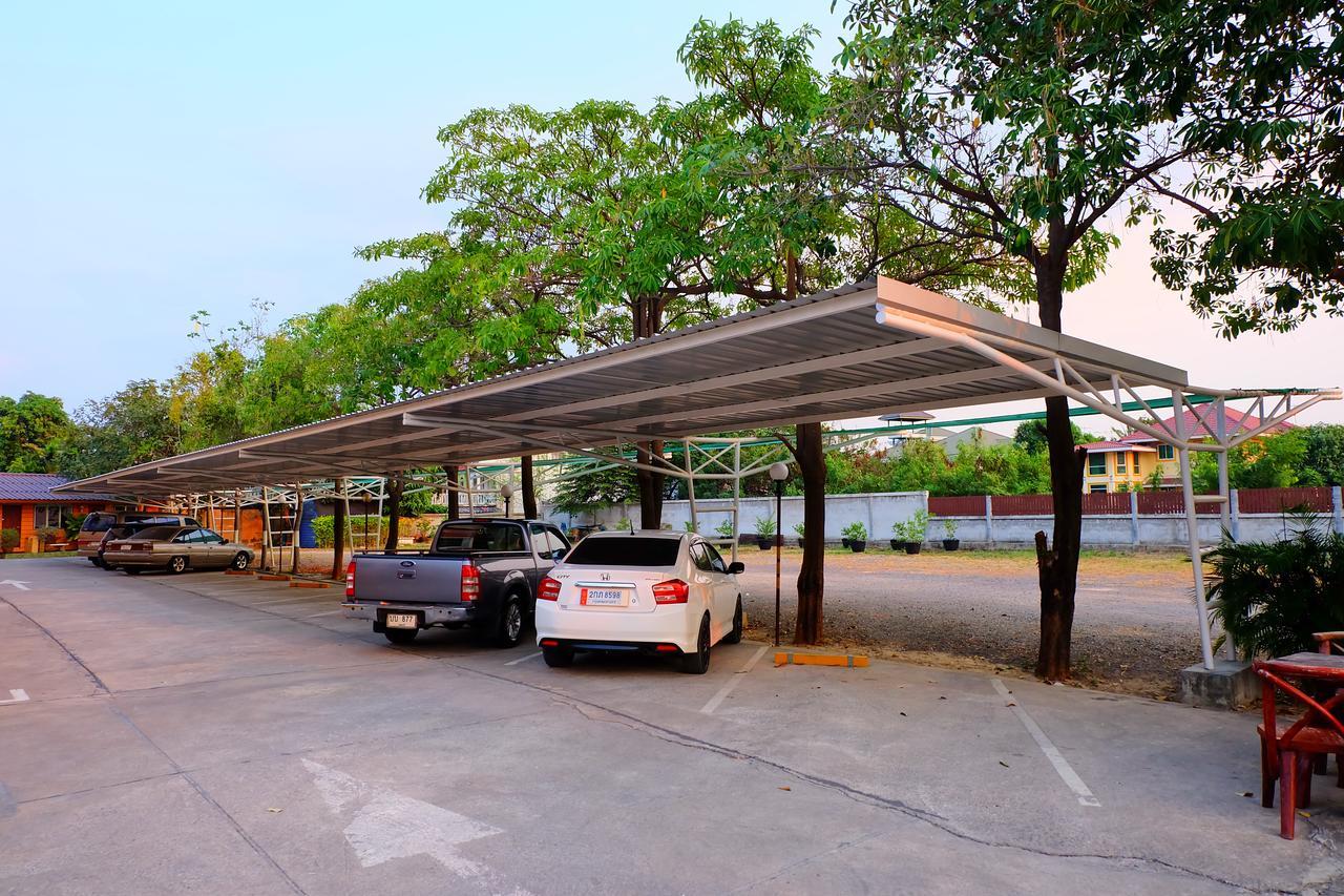 Siam House Interplace Lop Buri Buitenkant foto